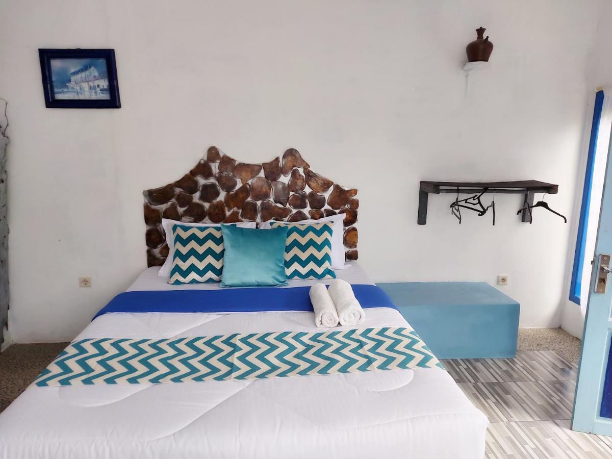 Blue Coral Homestay Karimunjawa Exterior foto