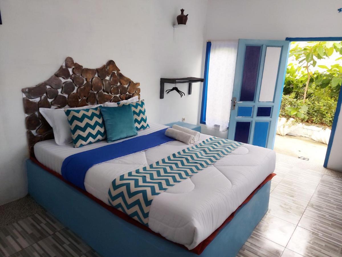 Blue Coral Homestay Karimunjawa Exterior foto