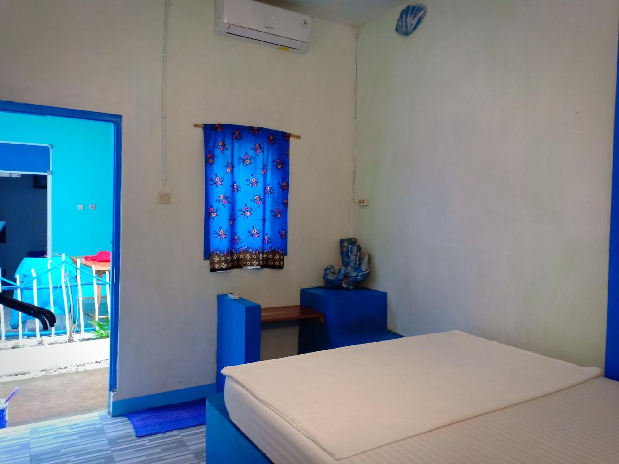 Blue Coral Homestay Karimunjawa Exterior foto
