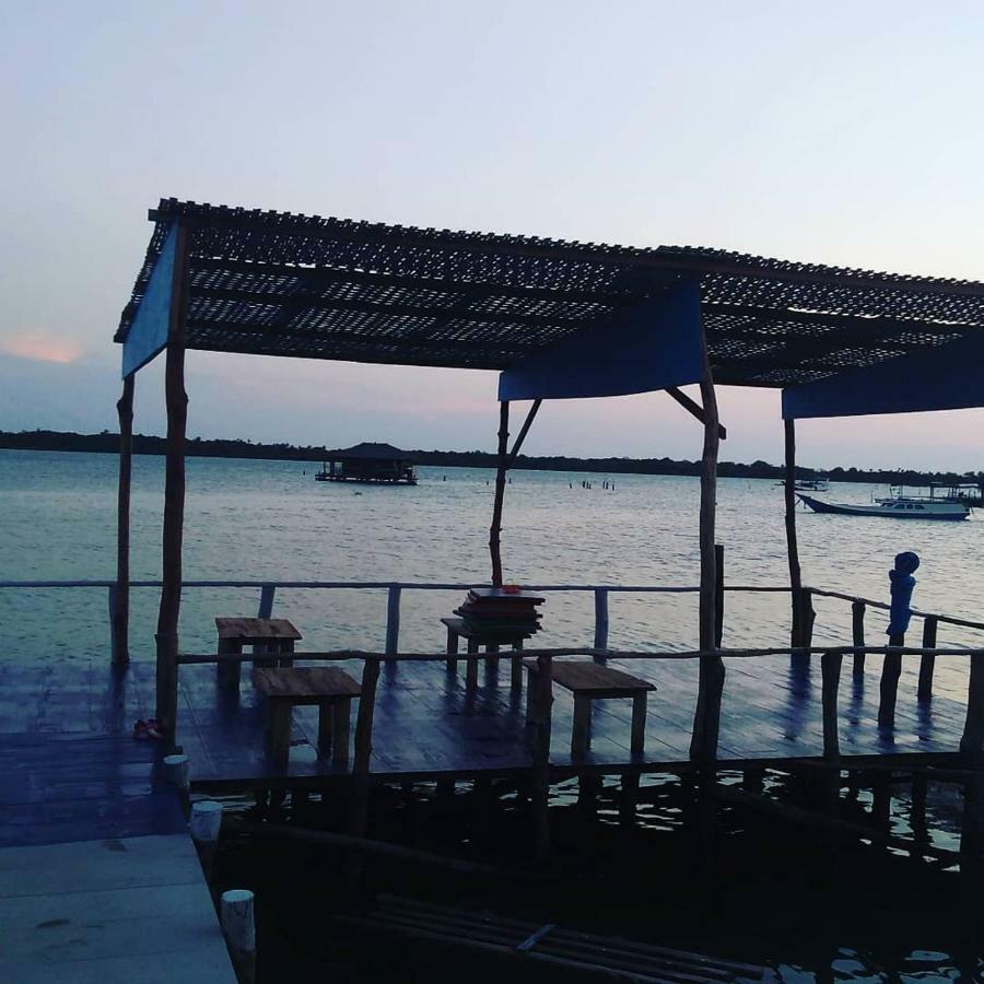 Blue Coral Homestay Karimunjawa Exterior foto