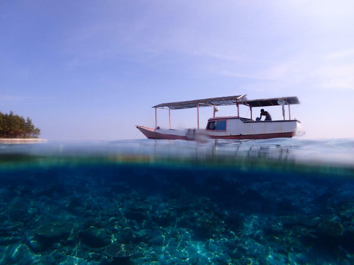 Blue Coral Homestay Karimunjawa Exterior foto