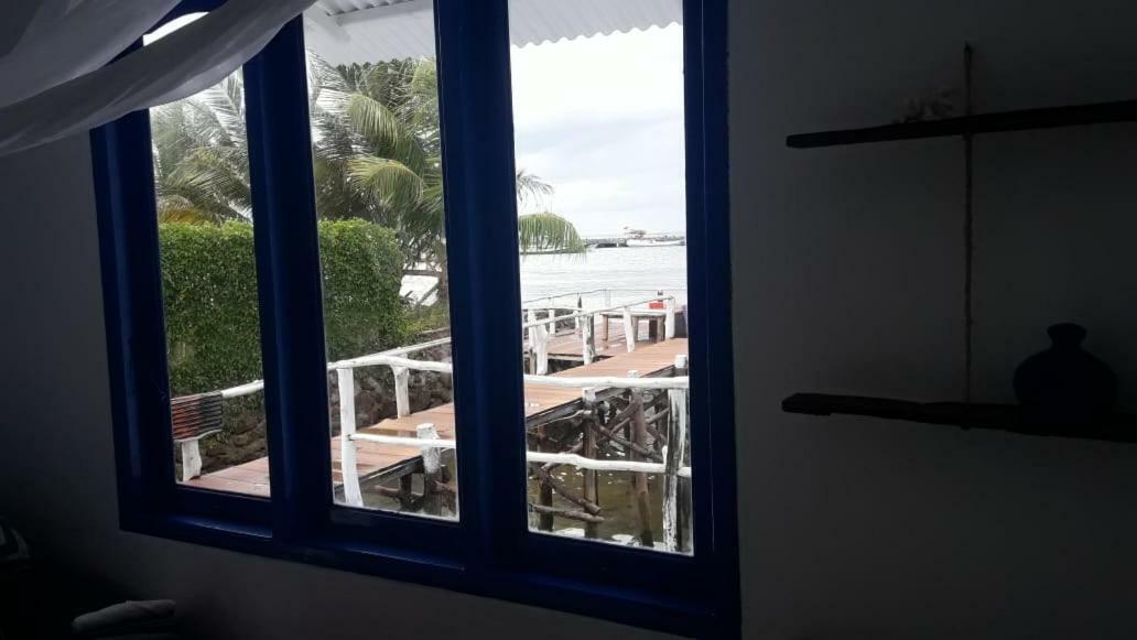Blue Coral Homestay Karimunjawa Exterior foto